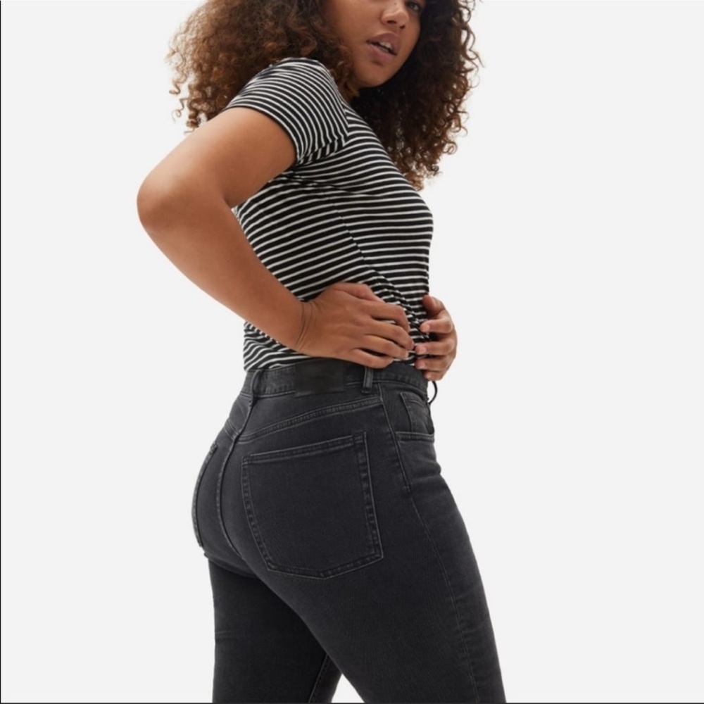 Everlane The Curvy 90s Cheeky Straight Jeans Washed Black Size 25 Ankle
